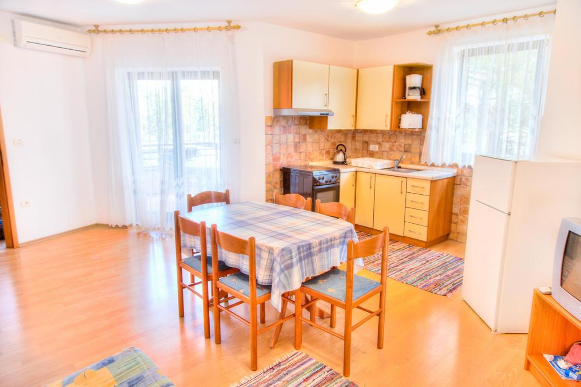 Apartment Josip 2011 Fažana Eksteriør bilde